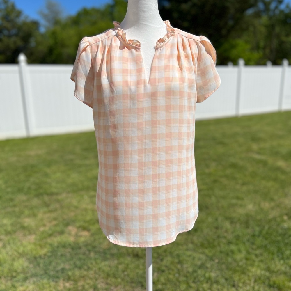 41 Hawthorn Peach & White Plaid Blouse, Tulip Sleeves, Ruffle Neckline Sz Small